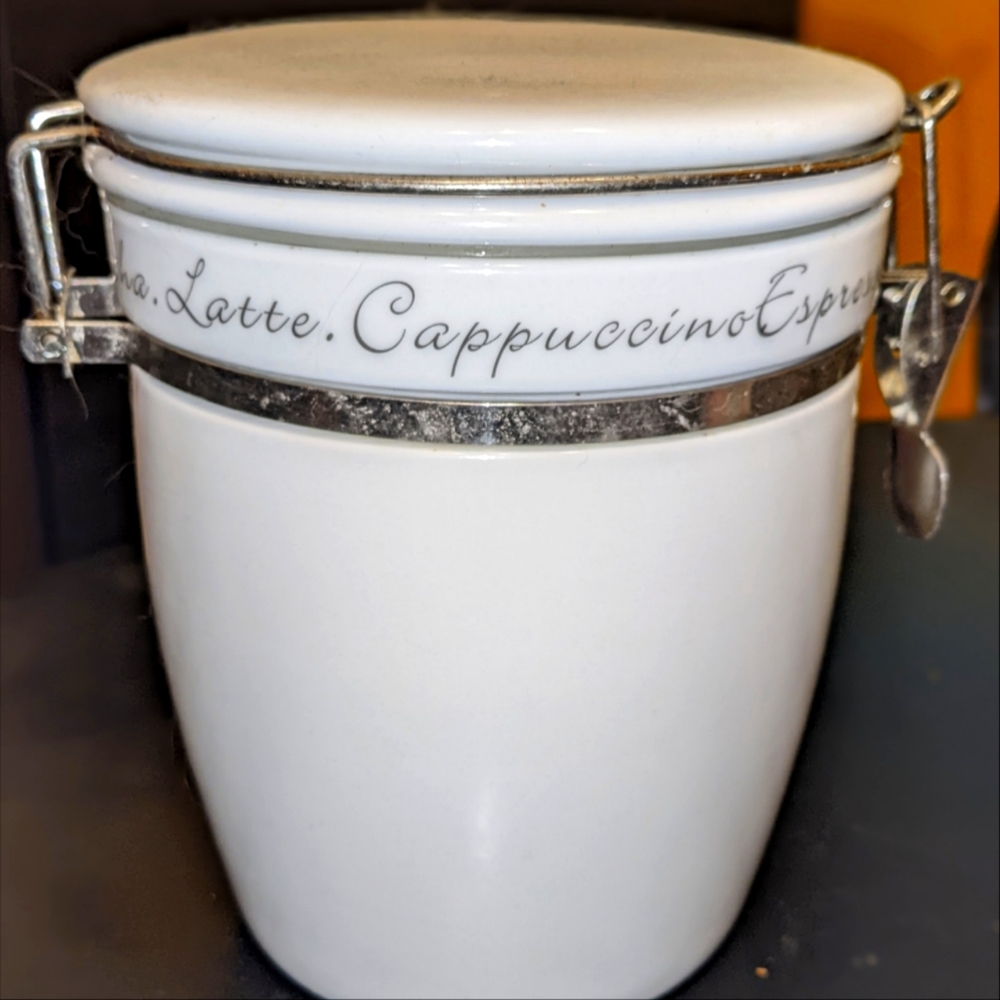 Coffee lovers lot - machine/storage/mugs